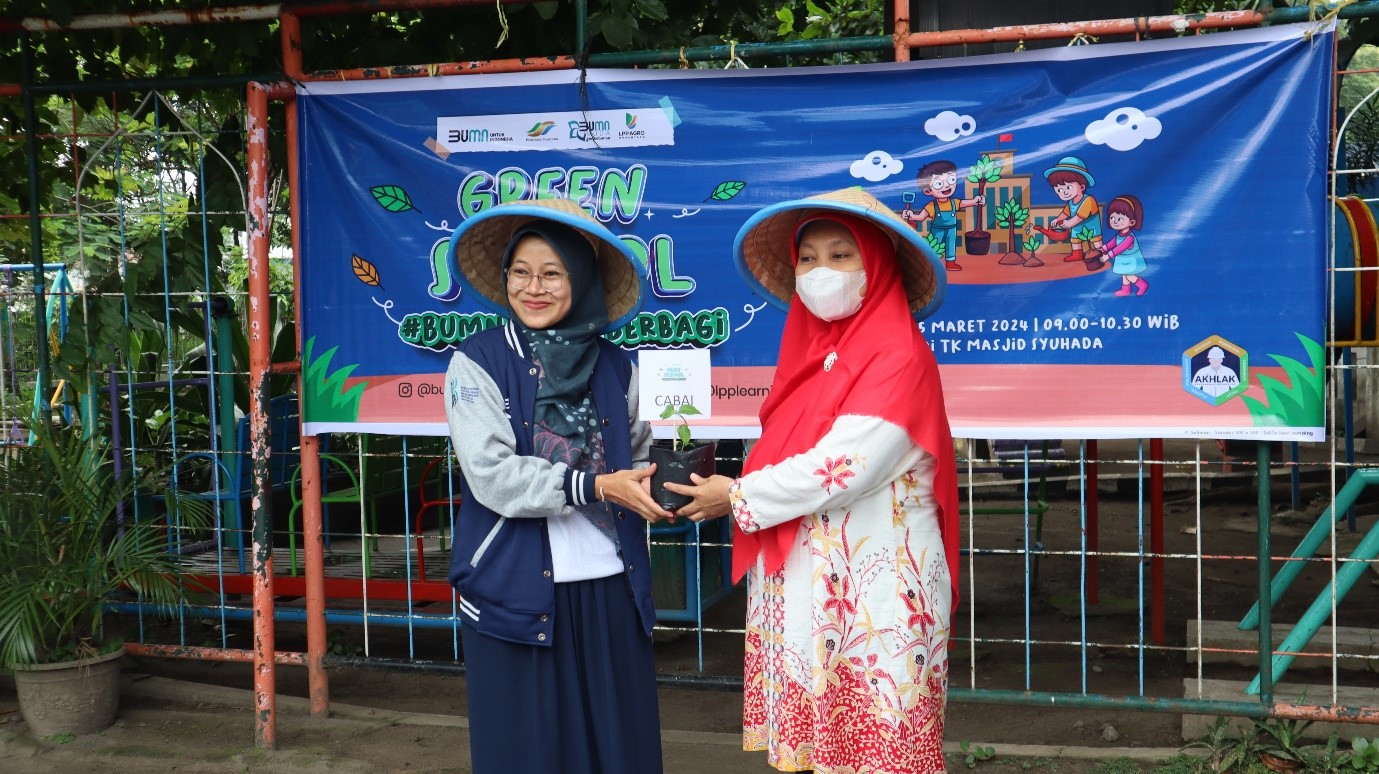 Bulan penuh berkah, Aksi Berbagi BUMN Muda PT LPP Agro Nusantara dalam “Green School”